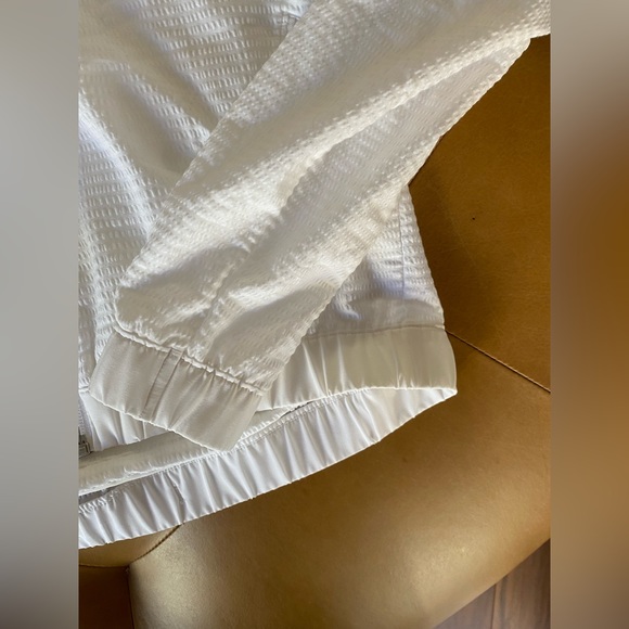 Lululemon Pack Light Bomber Jacket White Packable Zip Up Ventilated Size 4 - Picture 4 of 10